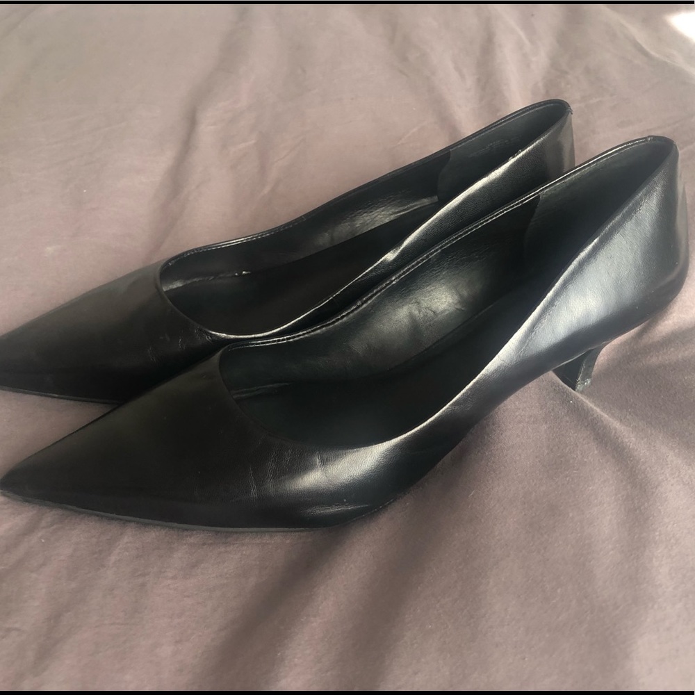 Nine West Black Leather Kitten-heel shoes, Sz: 10M